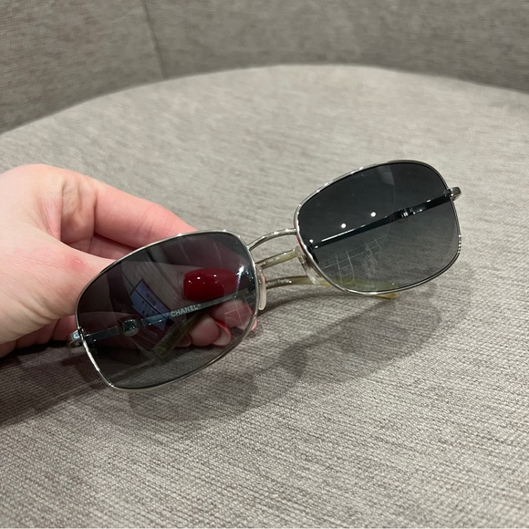 SOLD CHANEL Pearl Sunglasses - Picture 1 of 6
